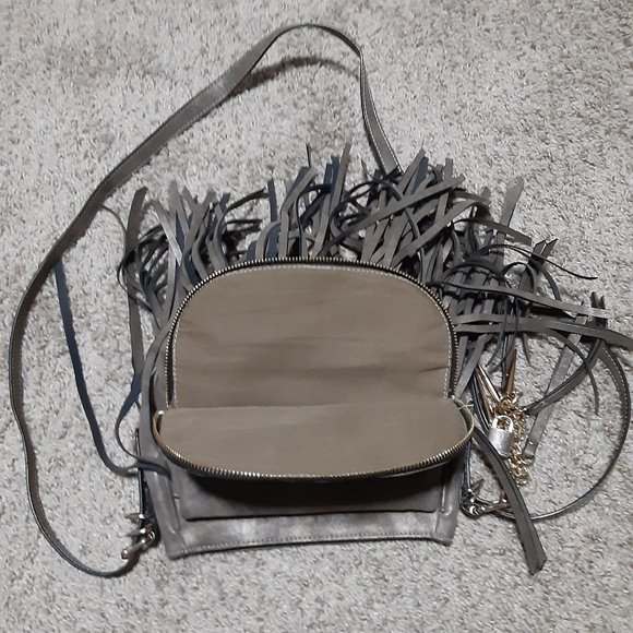 Aldo fringed like new purse. Used only once. EUC. - Picture 4 of 6